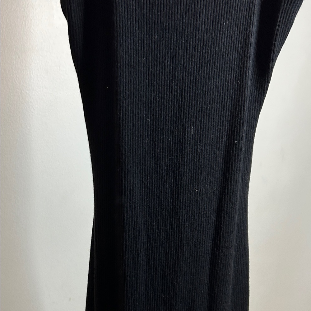 Elegant Black and White open lower back Maxi Dress - Picture 2 of 9